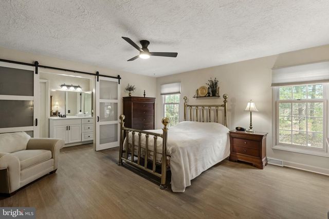 691 MARLOW DR, York, PA 17402