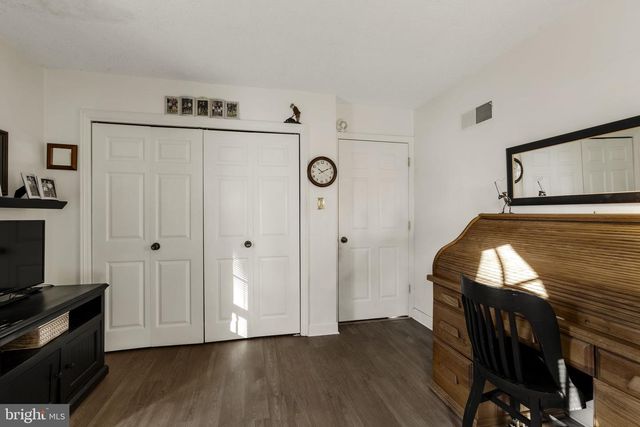 691 MARLOW DR, York, PA 17402