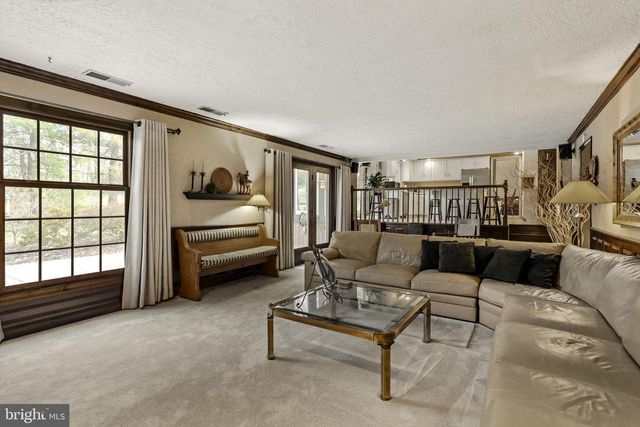 691 MARLOW DR, York, PA 17402