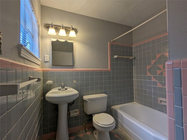 322 W 27th Street, Houston, TX 77008