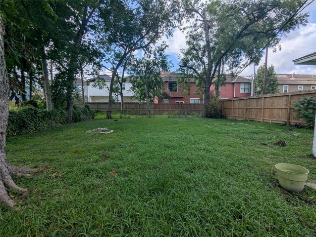 322 W 27th Street, Houston, TX 77008
