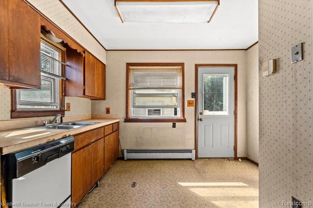 485 Rivard Boulevard, Waterford, MI 48327