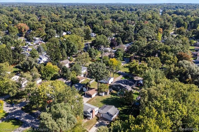 485 Rivard Boulevard, Waterford, MI 48327