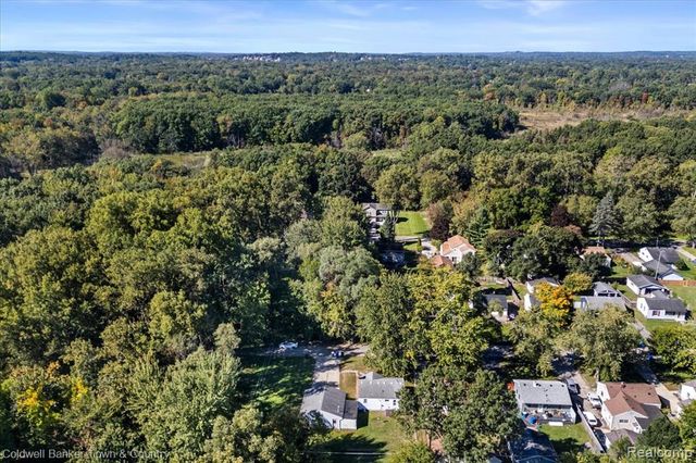 485 Rivard Boulevard, Waterford, MI 48327