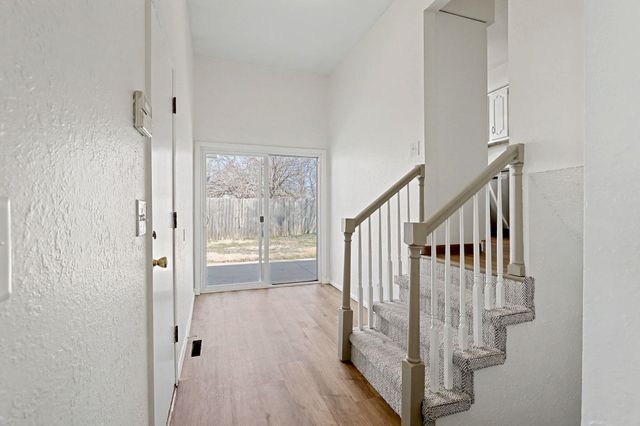 8721 E Lockmoor Cir, Wichita, KS 67207