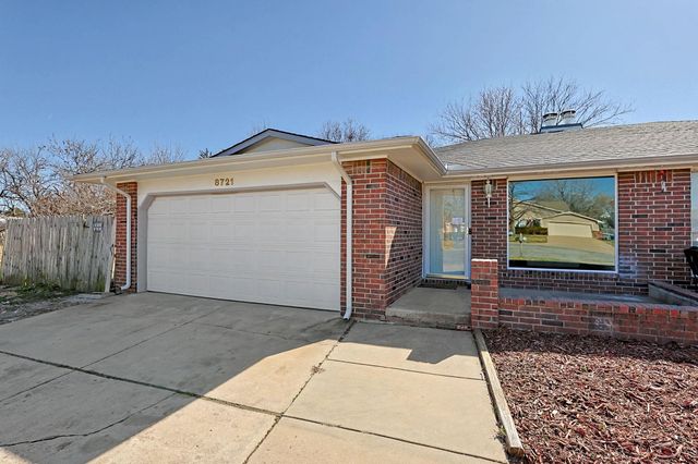 8721 E Lockmoor Cir, Wichita, KS 67207