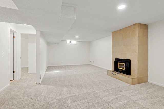 8721 E Lockmoor Cir, Wichita, KS 67207