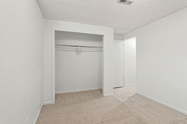 8721 E Lockmoor Cir, Wichita, KS 67207