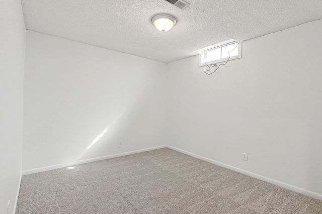 8721 E Lockmoor Cir, Wichita, KS 67207