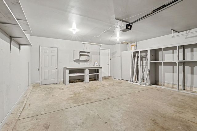 8721 E Lockmoor Cir, Wichita, KS 67207