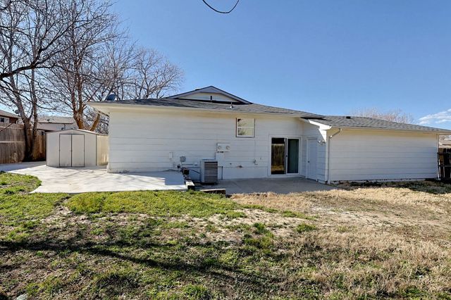 8721 E Lockmoor Cir, Wichita, KS 67207