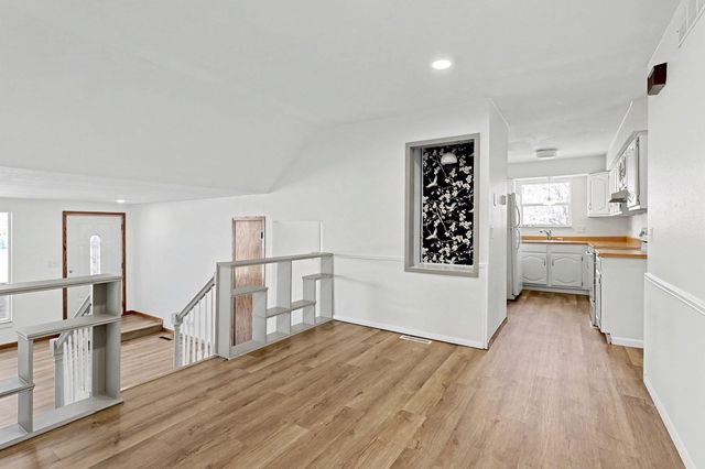 8721 E Lockmoor Cir, Wichita, KS 67207