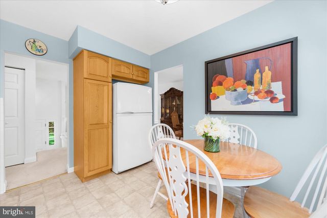 101 VILLAGE DR, North Wales, PA 19454