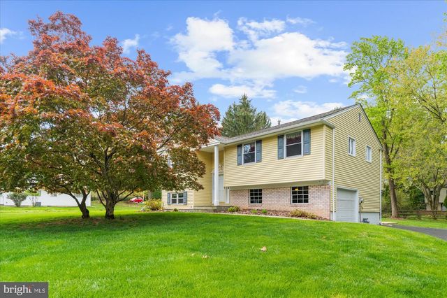 101 VILLAGE DR, North Wales, PA 19454