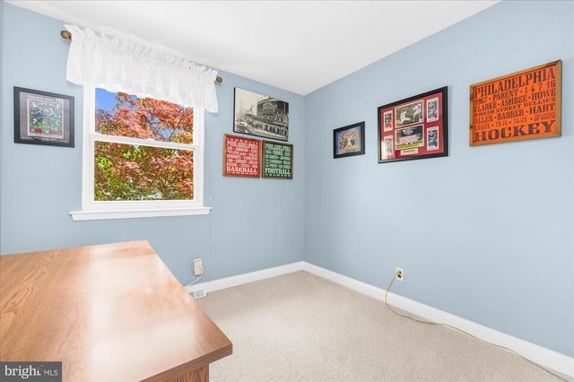 101 VILLAGE DR, North Wales, PA 19454