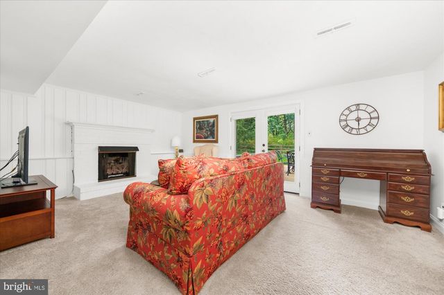 101 VILLAGE DR, North Wales, PA 19454