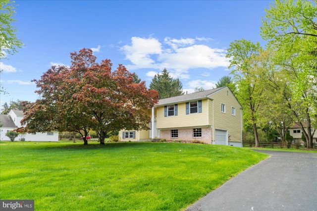 101 VILLAGE DR, North Wales, PA 19454
