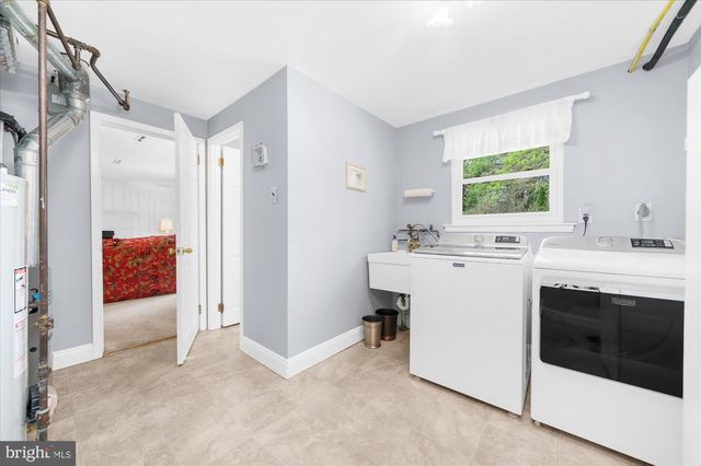 101 VILLAGE DR, North Wales, PA 19454