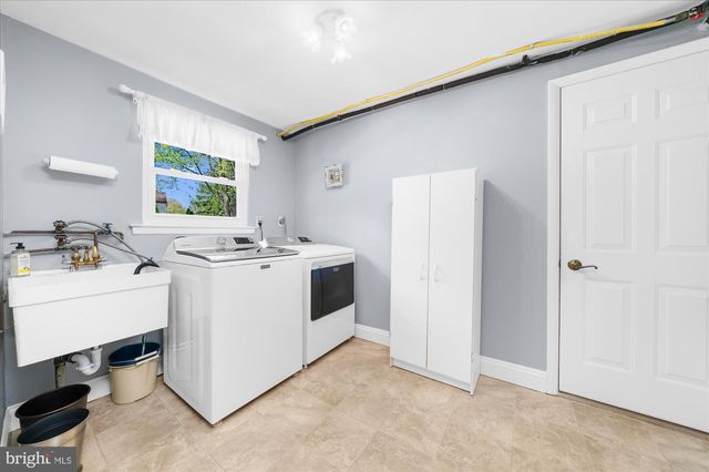 101 VILLAGE DR, North Wales, PA 19454