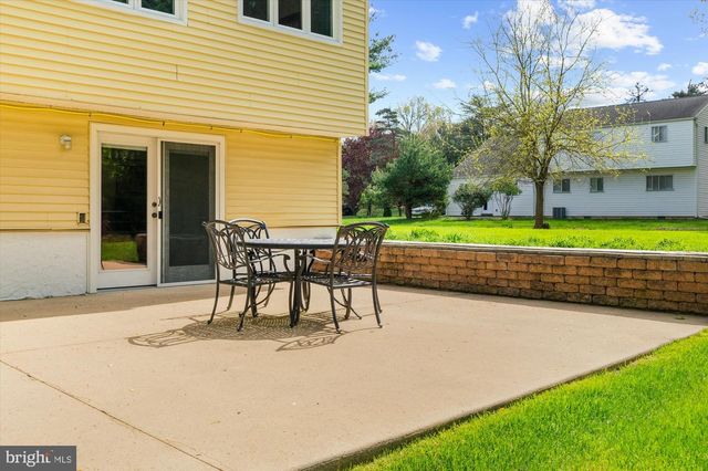101 VILLAGE DR, North Wales, PA 19454