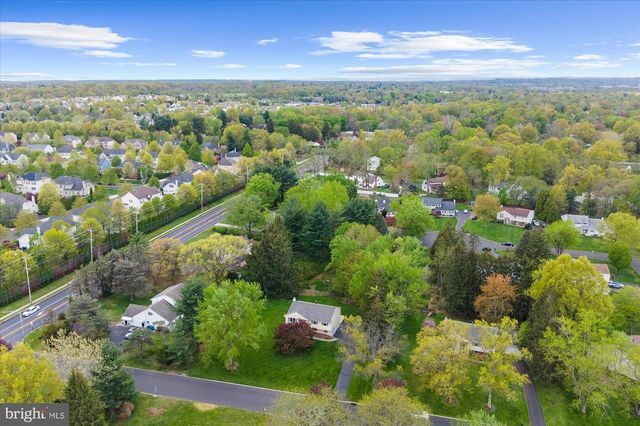 101 VILLAGE DR, North Wales, PA 19454