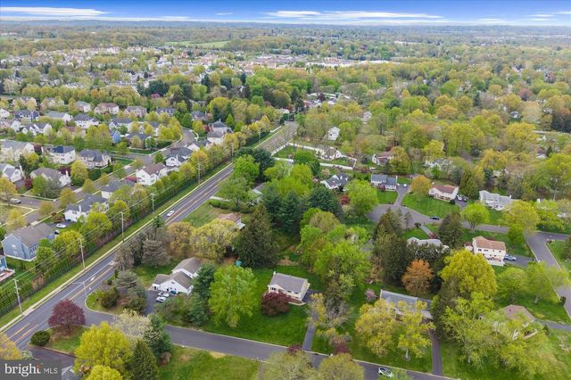 101 VILLAGE DR, North Wales, PA 19454