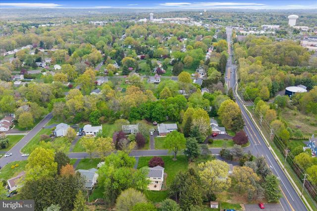 101 VILLAGE DR, North Wales, PA 19454