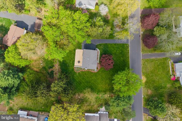 101 VILLAGE DR, North Wales, PA 19454