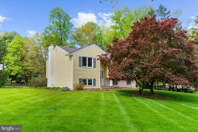 101 VILLAGE DR, North Wales, PA 19454