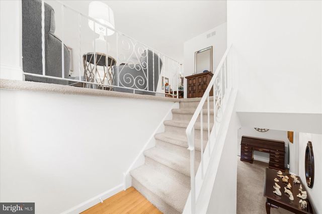 101 VILLAGE DR, North Wales, PA 19454