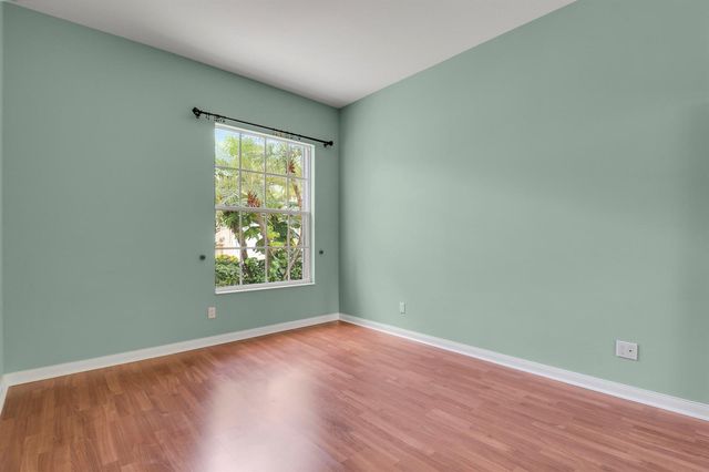 805 Niemen Drive, Palm Beach Gardens, FL 33410