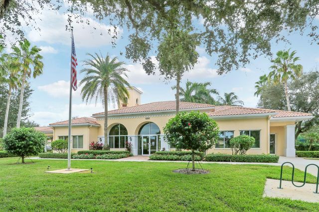 805 Niemen Drive, Palm Beach Gardens, FL 33410