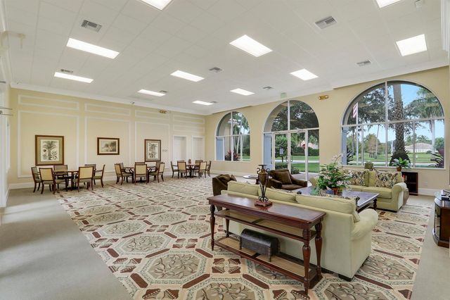 805 Niemen Drive, Palm Beach Gardens, FL 33410
