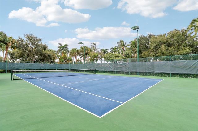 805 Niemen Drive, Palm Beach Gardens, FL 33410