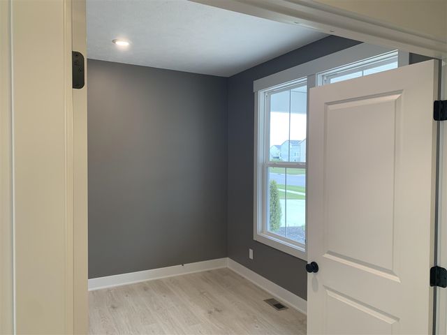 6563 Ravine Point Drive, Rockford, MI 49341