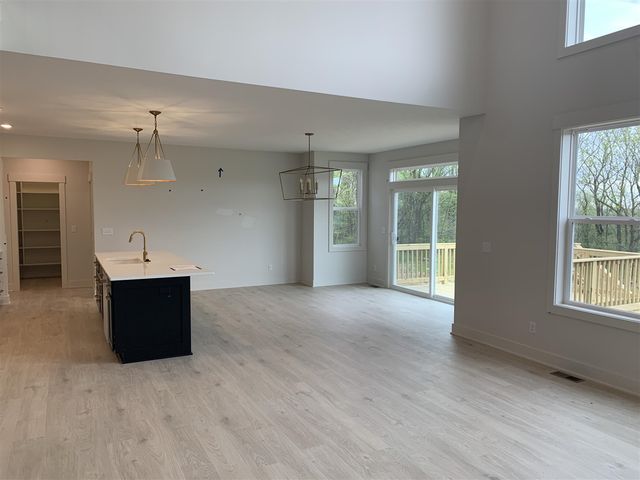 6563 Ravine Point Drive, Rockford, MI 49341