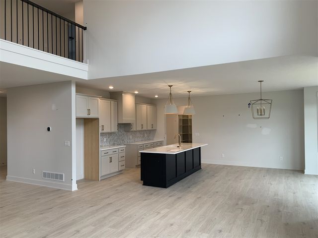 6563 Ravine Point Drive, Rockford, MI 49341