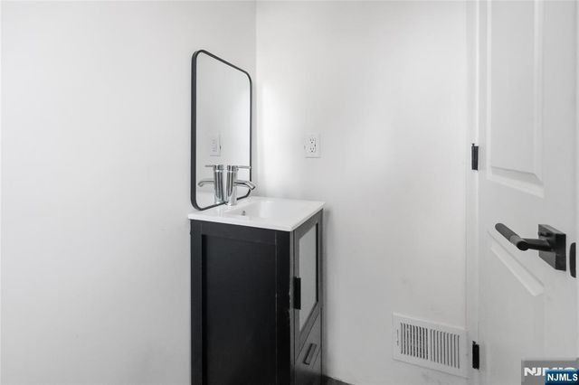 10-12 Mulford Place, Newark, NJ 07112