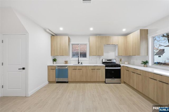 10-12 Mulford Place, Newark, NJ 07112