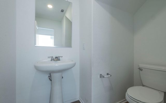 460 Marty Allen LOOP, Jarrell, TX 76537