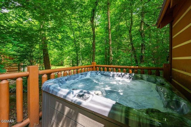 1610 Jobey Green Hollow Road, Sevierville, TN 37876