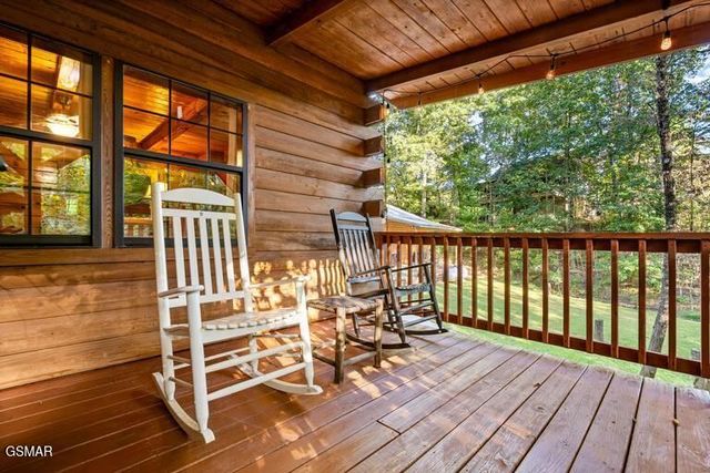 1930 Backhome Lane, Sevierville, TN 37876