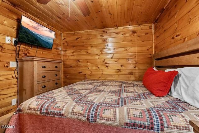 1930 Backhome Lane, Sevierville, TN 37876