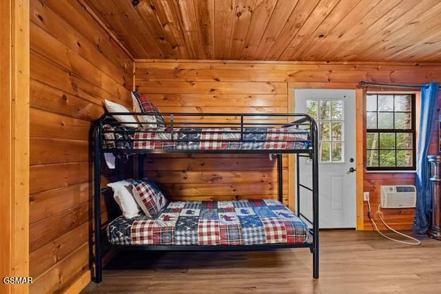 1930 Backhome Lane, Sevierville, TN 37876