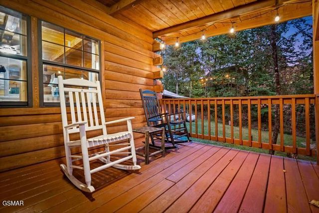 1930 Backhome Lane, Sevierville, TN 37876