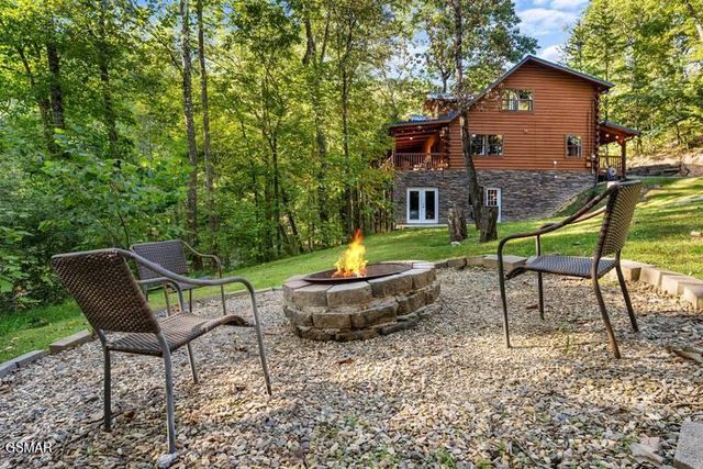 1930 Backhome Lane, Sevierville, TN 37876