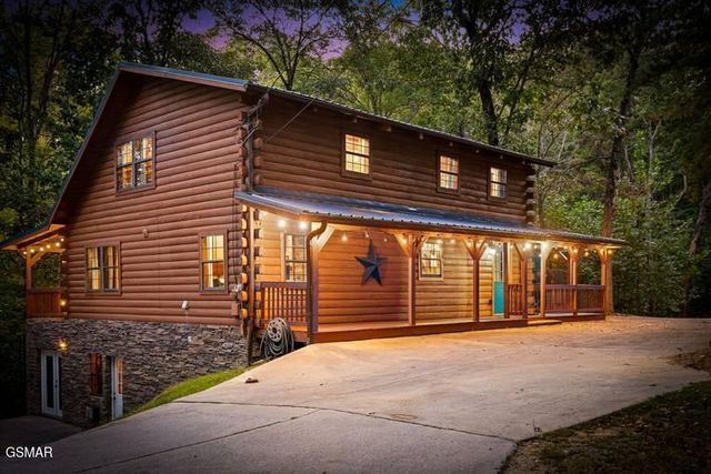 1930 Backhome Lane, Sevierville, TN 37876