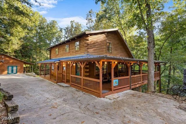 1930 Backhome Lane, Sevierville, TN 37876