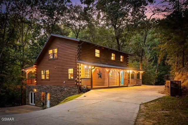 1930 Backhome Lane, Sevierville, TN 37876