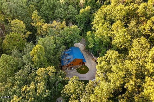 1930 Backhome Lane, Sevierville, TN 37876